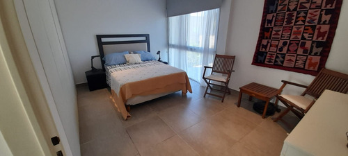 Dueño Directo. Vendo Casa Dueño Directo, Vende En El Canton , Casa Moderna De Diseño Minimalista A La Laguna Con 40m De Costa Propios, Parque Y Piscina Con Solarium
