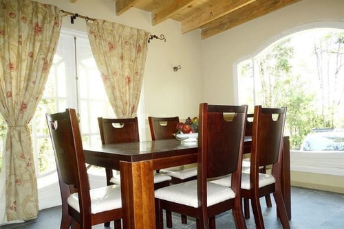 Casa En Venta De 5 Dormitorios En Pucón