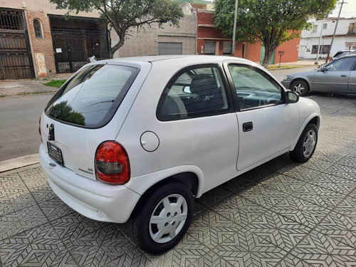 Imagen 2 de 15 de Chevrolet Corsa 2010 1.4 Cargo