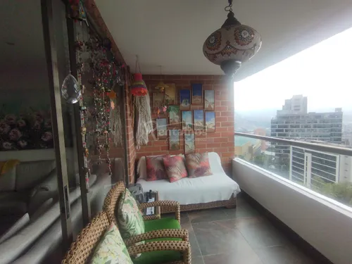 Apartamento En Venta En Los Balsos. Cod V776099