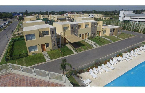 Imagen 19 de 19 de Casa Con Parque Y Parrilla En Los Robles