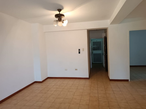 Apartamento En Residencias Gadar, Ic-00305