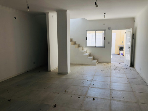 Casa En Venta Ubicado En Adrogué, Almirante Brown, G.b.a. Zona Sur