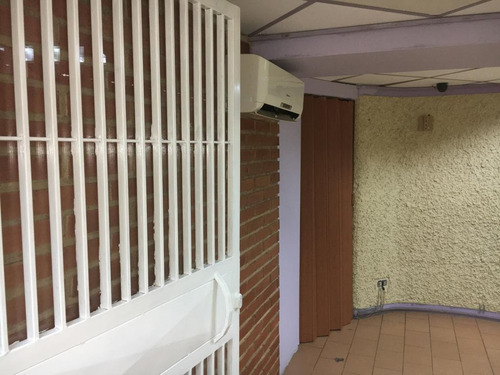Imagen 4 de 8 de María Meléndez Vende Oficina En La Torre Empresarial