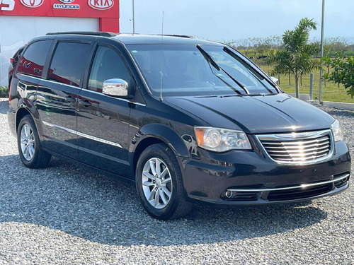 Imagen 2 de 15 de Chrysler Town Y Country Touri Americana