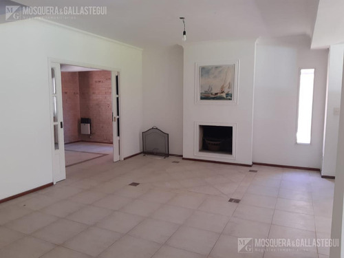 Imagen 5 de 30 de Excelente Casa En Lomas Benavidez
