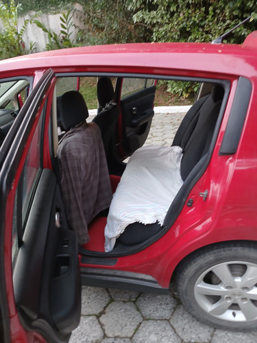 Nissan Tiida Sedan 1.8 Flex 4p