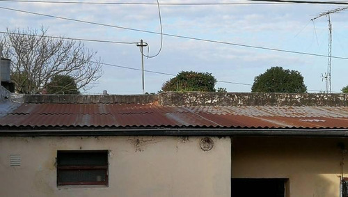 Imagen 4 de 4 de Casa De 2 Dormitorios Y Amplio Terreno