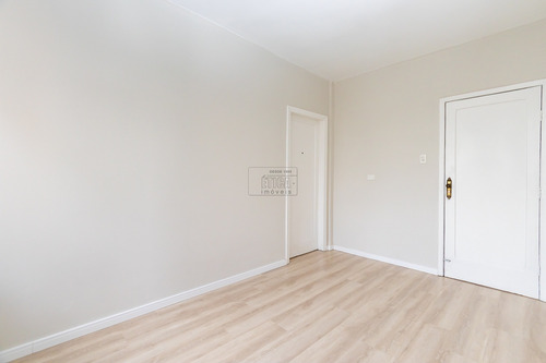 Imagem 13 de 19 de Salas Comerciais À Venda Com 51m² Por R$ 190.000,00 No Bairro Centro - Curitiba / Pr - Sl 1720