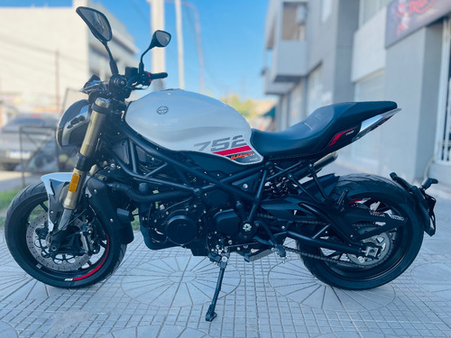 Benelli 752s Naked