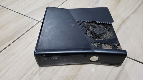 Xbox 360 Slim Só O Aparelho Sem Nada Ele Da Luz Vermelha Sem Imagem. Tá Com Defeito!  G37