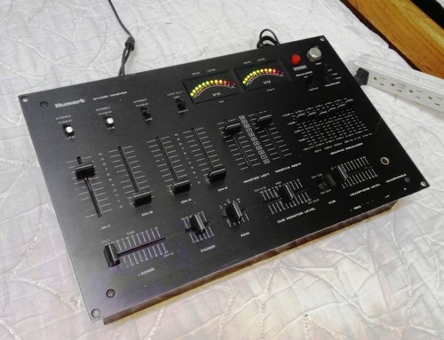 Clásico Numark Dm-1800 Stereo Equalizer Studio Master Mixer