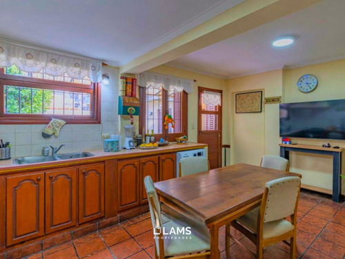 Alquiler Comercial/porfesional - Casa 4 Ambientes - Zona Guemes