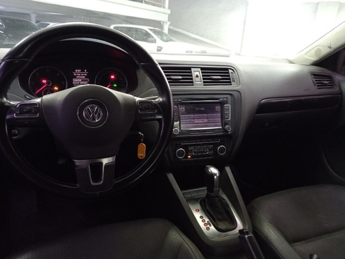 Imagen 10 de 15 de Volkswagen Vento 2.0 Luxury Tdi Dsg 2011