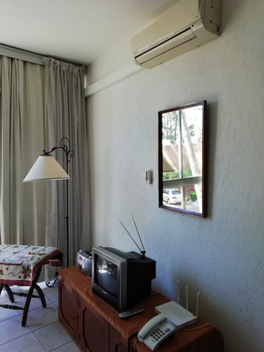 Imagen 9 de 14 de Venta De Apartamento En Complejo Arcobaleno/ Punta Del Este.
