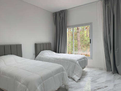 Casa A Estrenar En Venta 5 Ambientes - Pinamar Norte - Frontera.