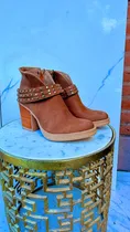 Comprar Botinetas Mujer Mugato Praga Cuero Tacos Altos Con Tachas