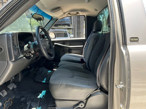 Chevrolet Silverado 4.8 2500 Custom Cab Reg Paq D Mt