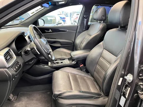 Kia Sorento 3.3 V6 SXL Piel 7 Pasajeros AWD At