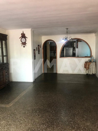 Imagen 2 de 6 de Vende Casa Manoa San Felix