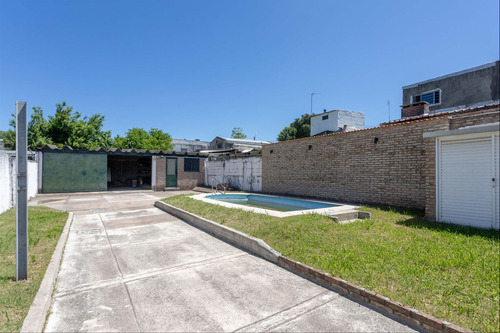 Venta Casa En Belvedere - 4 Dormitorios Con Piscina