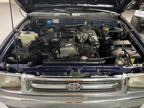 Toyota Hilux 2.4L 4x4 DC