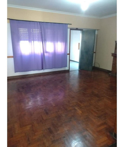 Imagen 7 de 8 de Ph Al Frente Con Patio, Terraza Y Garage Para 3 Autos