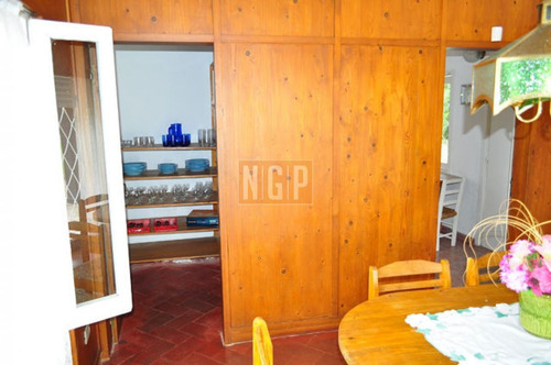 Imagen 9 de 30 de Casa Ubicada En Cantegril Con Lindo Terreno