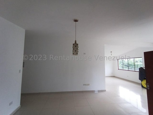 Casa En Venta En Colinas De Guataparo Valencia Mm Carabobo Con Patio Jardin Vigilancia Y Agua De Manantial
