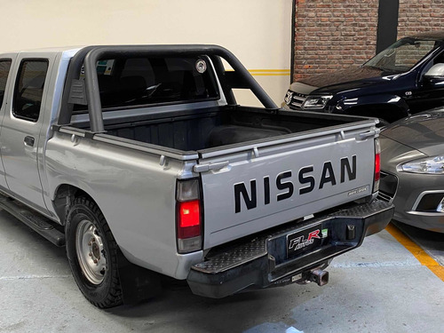 Nissan Np300 2.5 Cabina Doble 133cv 4x2 2010