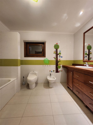 Hermosa Casa De 6 Dorm. En Parcela Para Arriendo En Valdivia