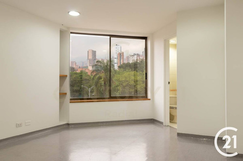 Imagen 2 de 12 de Venta Oficina En Milla De Oro