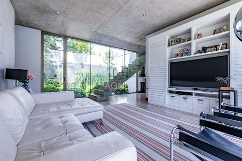 Casa En Venta De 7 Dorm. En Lo Barnechea