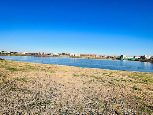 Imagen 4 de 13 de Lote Al Agua, Con Amplio Espejo Barrio Santa Ana !!