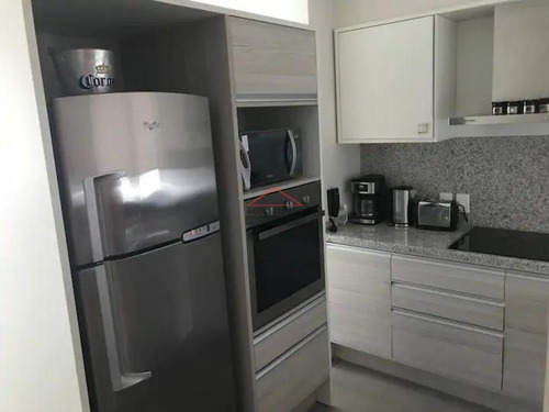 Departamento De 2 Dormitorios En Venta, Punta Del Este- Ref: 5428