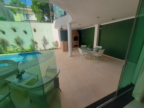 Sobrado 3 Suítes Mobiliado, Com Piscina, Sauna E Academia - Condomínio Fechado