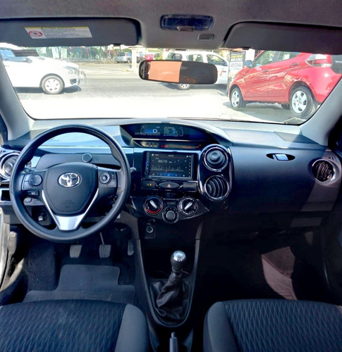 Imagem 8 de 8 de Toyota Etios 2018 1.5 16v Xs 4p