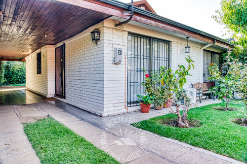 Encantadora Residencia En Un Vecindario Tranquilo