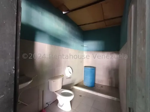 *jl/oportunidad De Negocio Galpón Cerrado 1 Abierto, 2 Casas Local Y Mas En Venta Barquisimeto, Centro Lara, Venezuela/ José López # 24-15926 / 920 M²