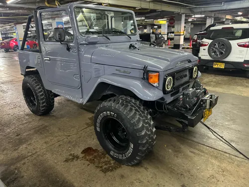 Toyota Macho Carpado Land Cruiser Fj40