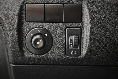 Imagen 10 de 16 de Peugeot Partner 1.6 B9 Corta