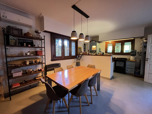 Apto Crédito - Casa En Venta - 5 Amplios Ambientes - San Isidro