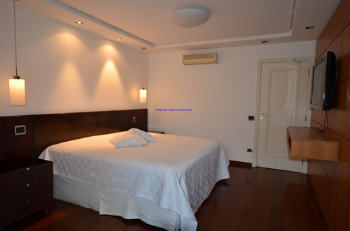 Imagem 17 de 30 de Apartamento 280m², 03 Dormitórios (sendo Suítes), 04 Banheiros E 04 Vagas Na Garagem. Condomínio Com Portaria, Segurança 24hrs, Piscina. - 21080307 - 69919826