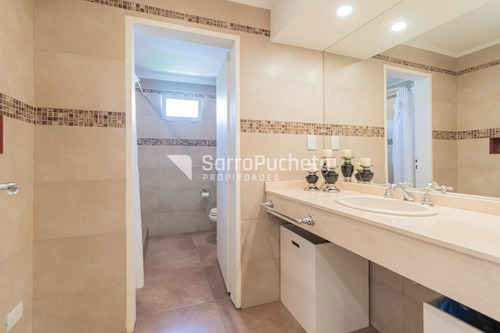 Venta Casa 6 Ambientes Con Amplio Parque En Barrio Pileta , Ramos Mejia.