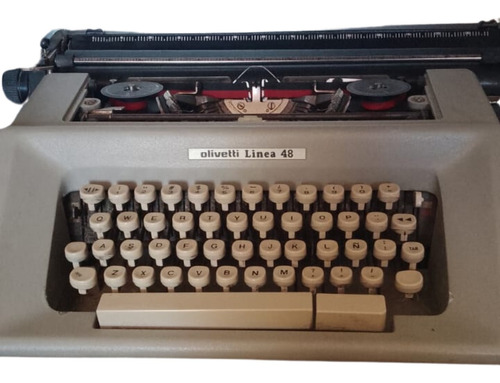 Máquina De Escribir Olivetti Modelo Línea 48 Funcionando