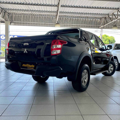 Imagem 6 de 9 de Mitsubishi L200 Triton 2.4 16v Turbo Diesel Sport Hpe Top