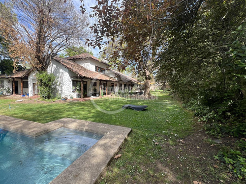 Casa En Venta De 5 Dorm. En Lo Barnechea