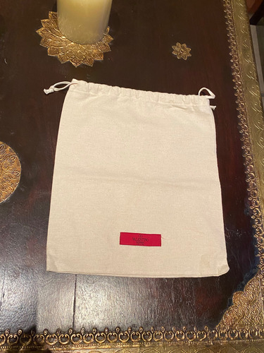 Bolsa Cubrepolvo Valentino