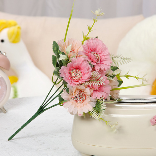 Simulación De Flores De Plantas Artificiales, Gerbera Y Gira