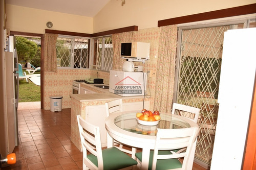 Casa En Mansa, 3 Dormitorios *- Ref: 3935